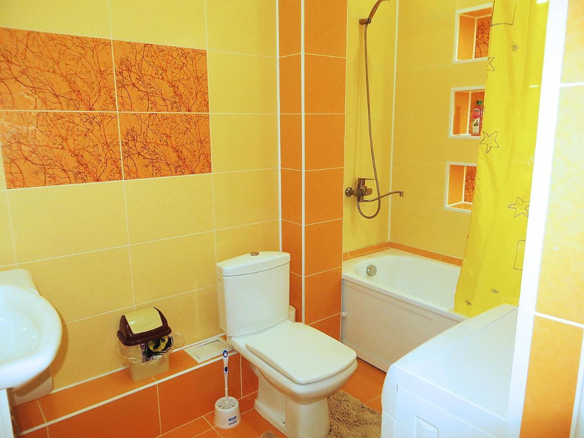 Yellow Apartment In The Center Of Μπισκέκ Εξωτερικό φωτογραφία