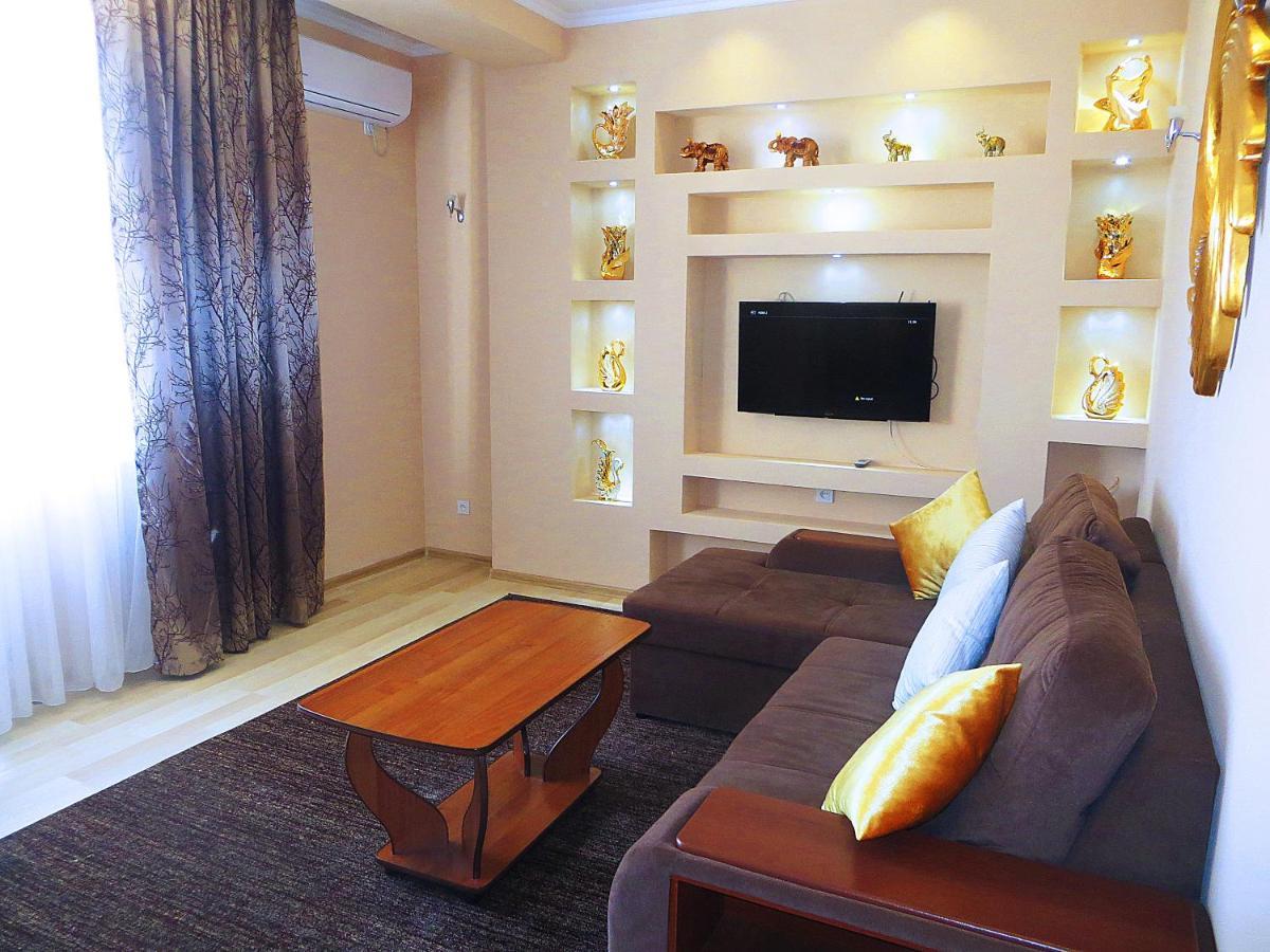 Yellow Apartment In The Center Of Μπισκέκ Εξωτερικό φωτογραφία